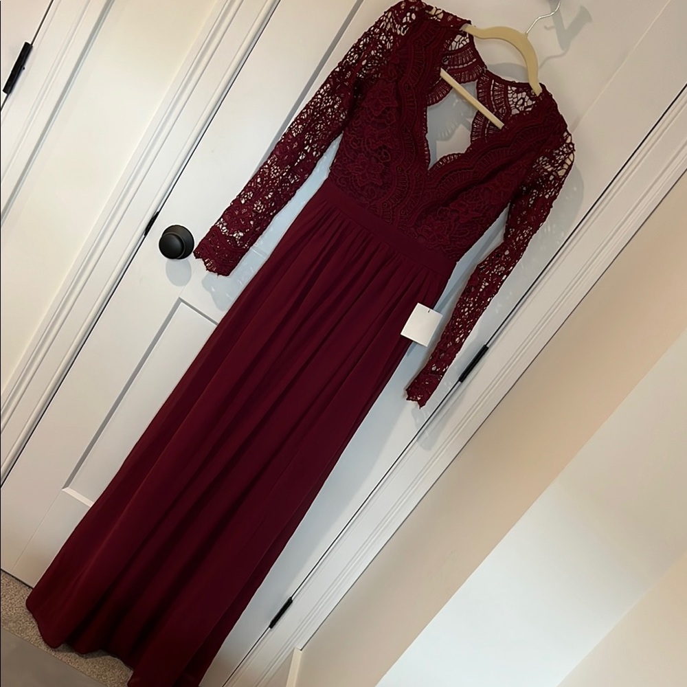 Lulus elegant gown